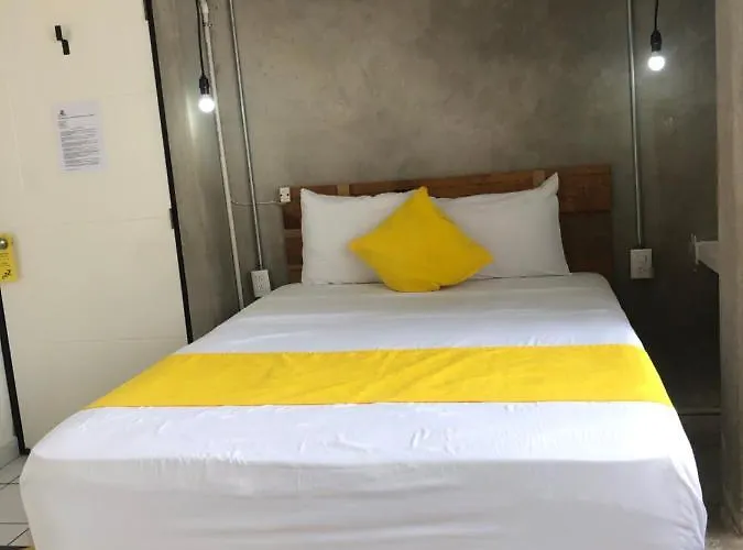Rhv Hotel