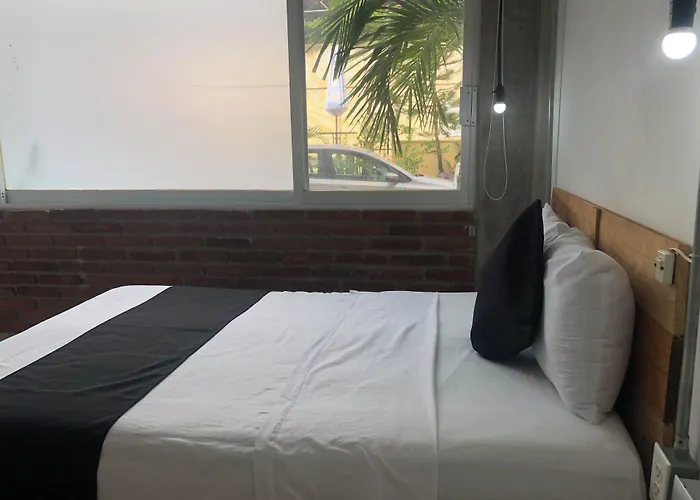 Rhv * Zihuatanejo