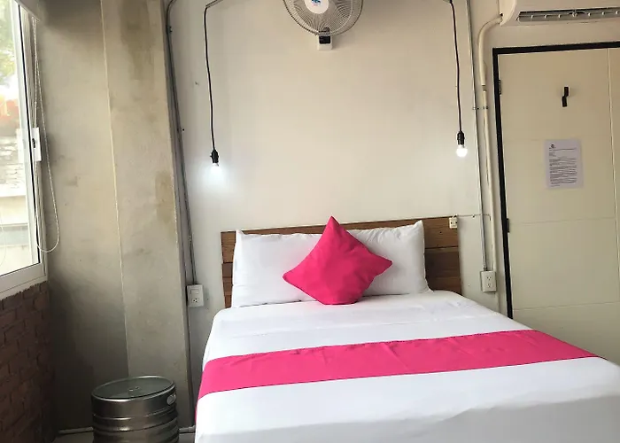 Rhv Hotel