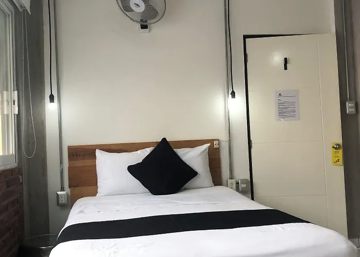 Rhv Hotel *